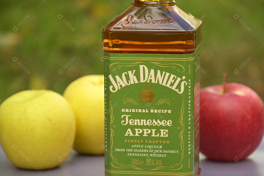 Garrafa de Jack Daniels com sabores Maçã