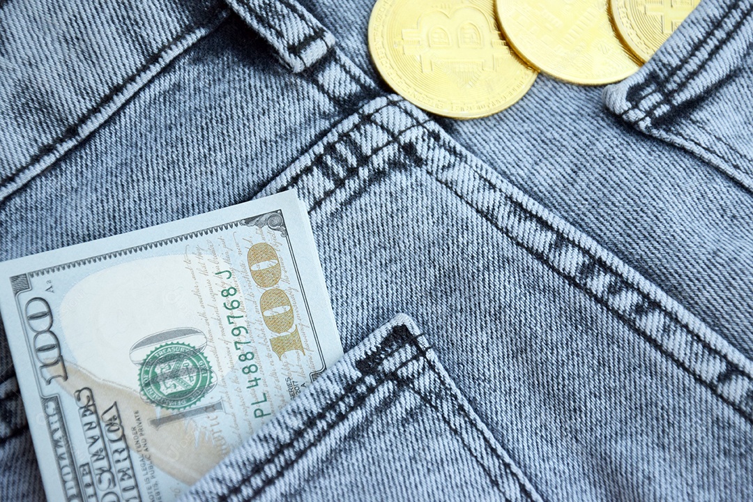 Dólar americano e moeda Bitcoin de dinheiro digital juntos