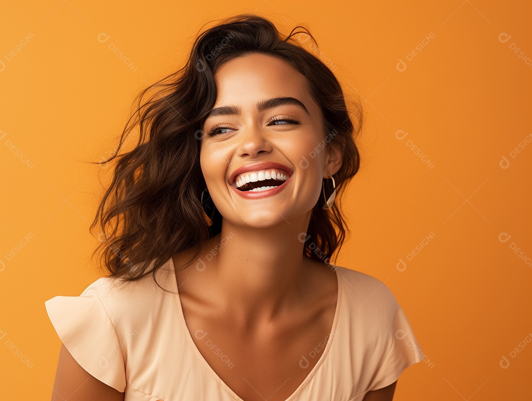 Jovem mulher de cabelos ondulados sorrindo em um fundo pastel Generative IA