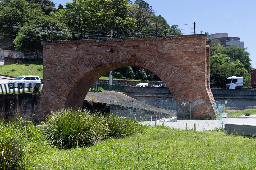 Ponte Torta na cidade de Jundiaí.