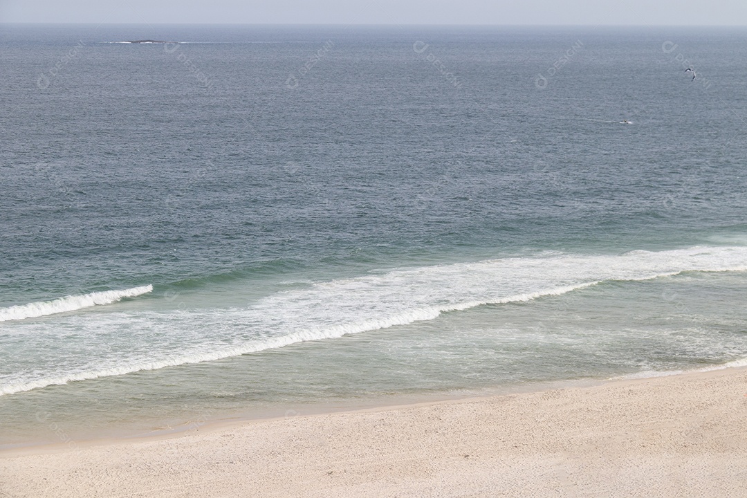 Vista da praia da Barra da Tijuca no Rio de Janeiro