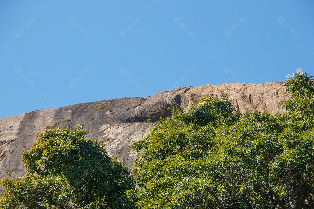 Detalhe da pedra do Morro do Cantagalo em Ipanema