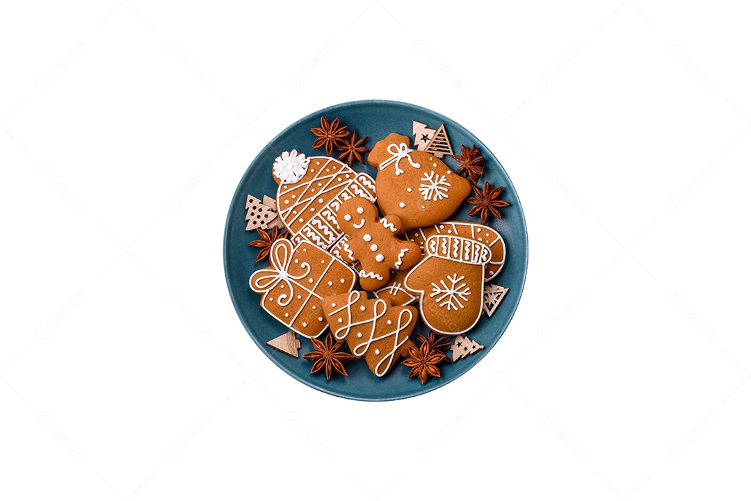 Prato de biscoitos sobre fundo isolado branco