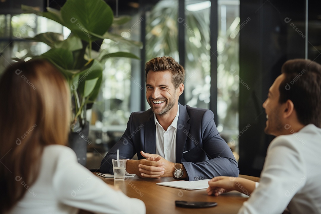 Empresário sorrindo durante reunião com colegas de trabalho IA generativa