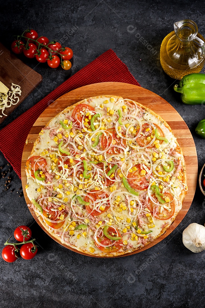 Deliciosa pizza sobre a mesa