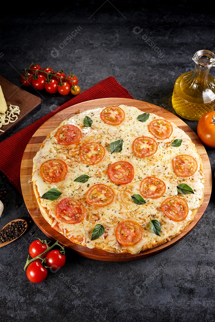 Deliciosa pizza sobre a mesa