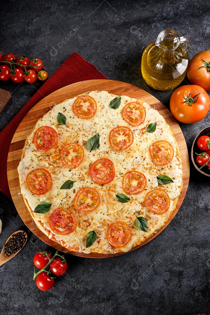 Deliciosa pizza sobre a mesa