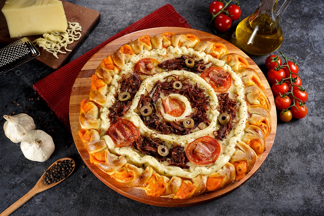 Deliciosa pizza sobre a mesa