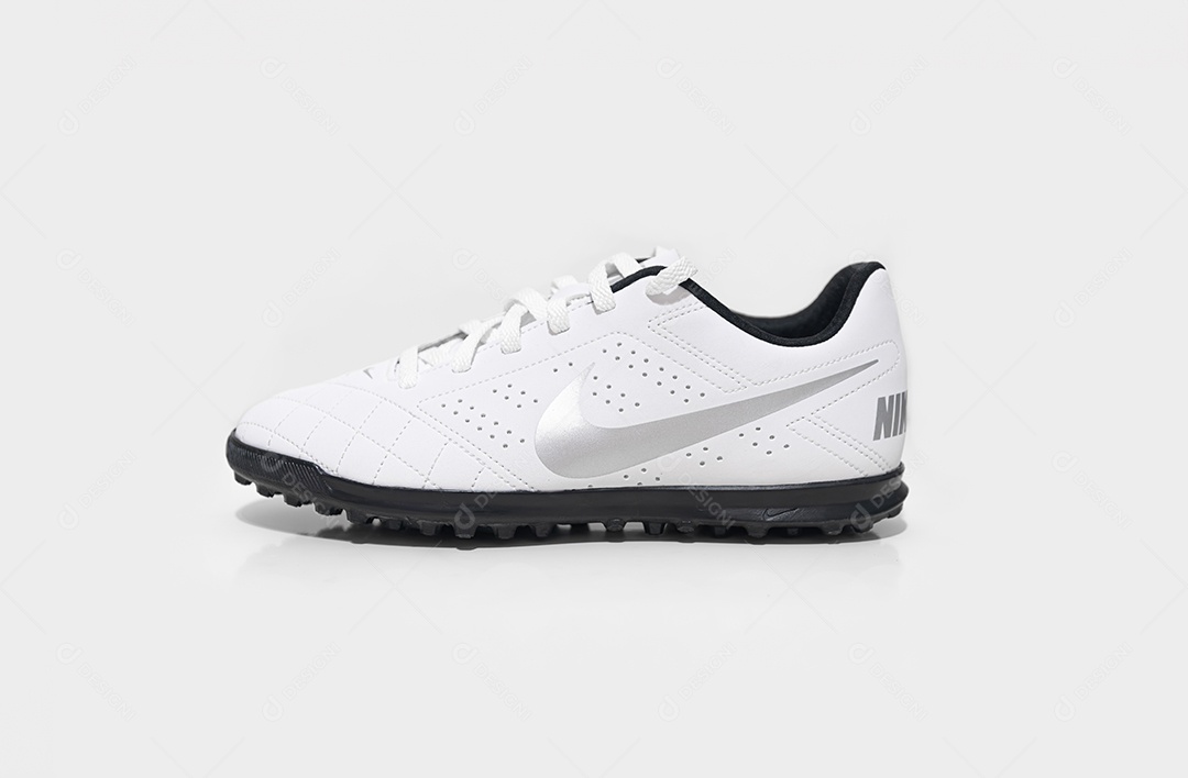 Chuteiras Nike Beco 2 isoladas