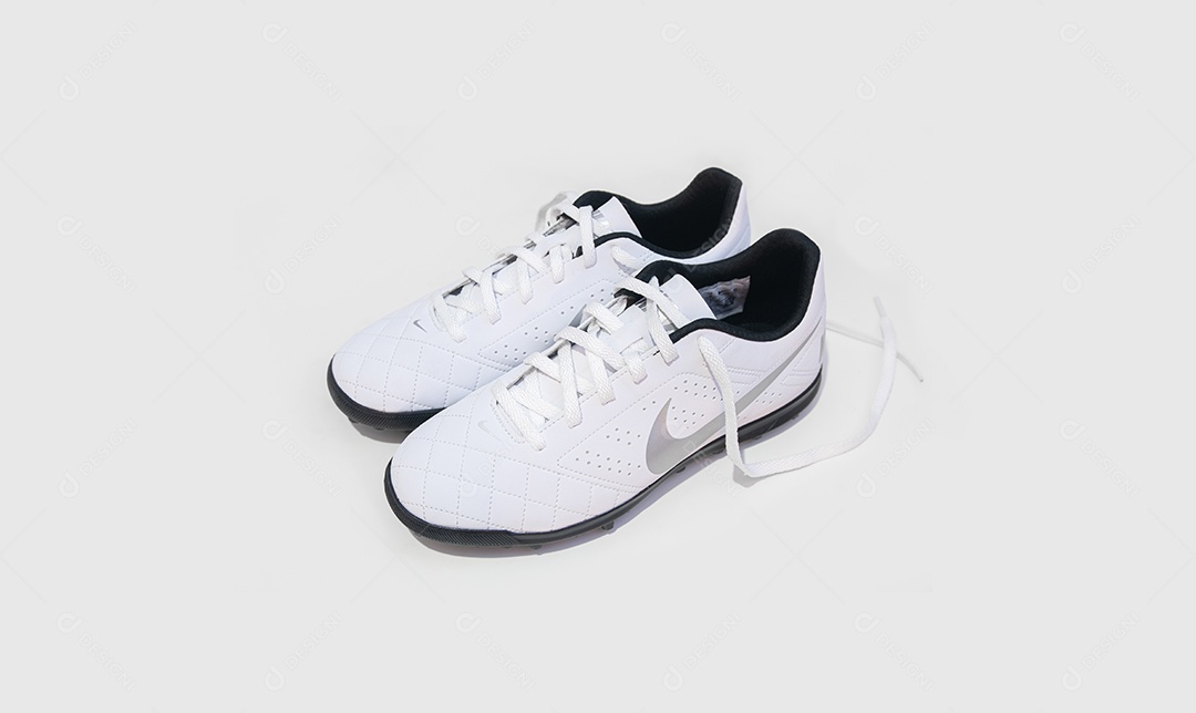 Chuteiras Nike Beco 2 isoladas