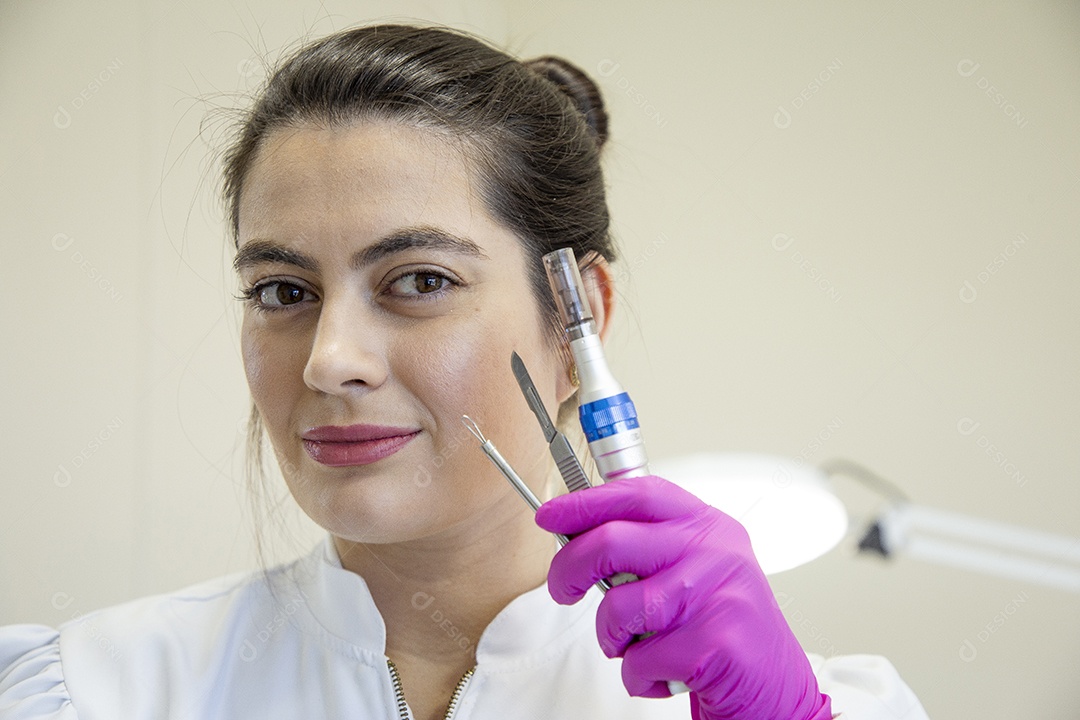 Mulher profissional de estética