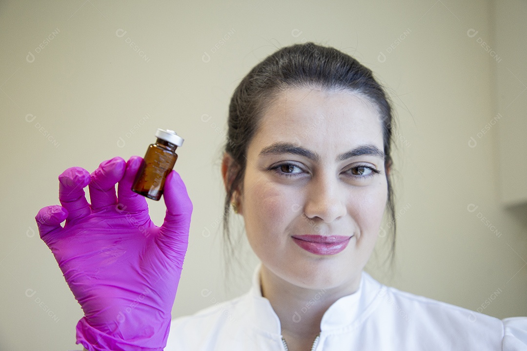Mulher profissional de estética