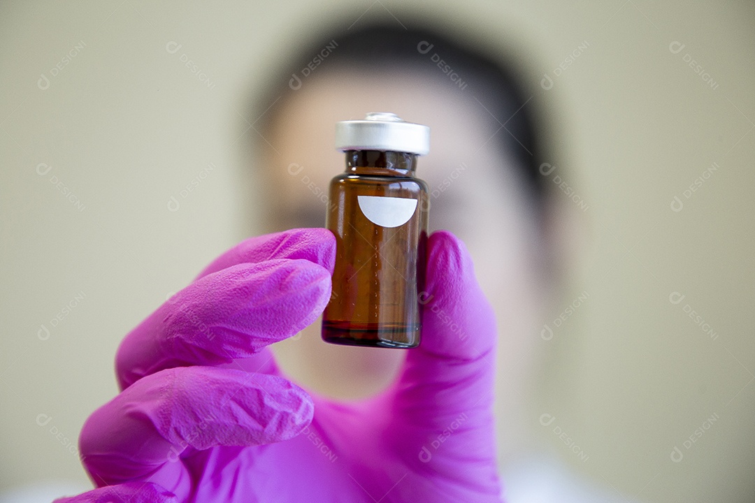 Mulher profissional de estética