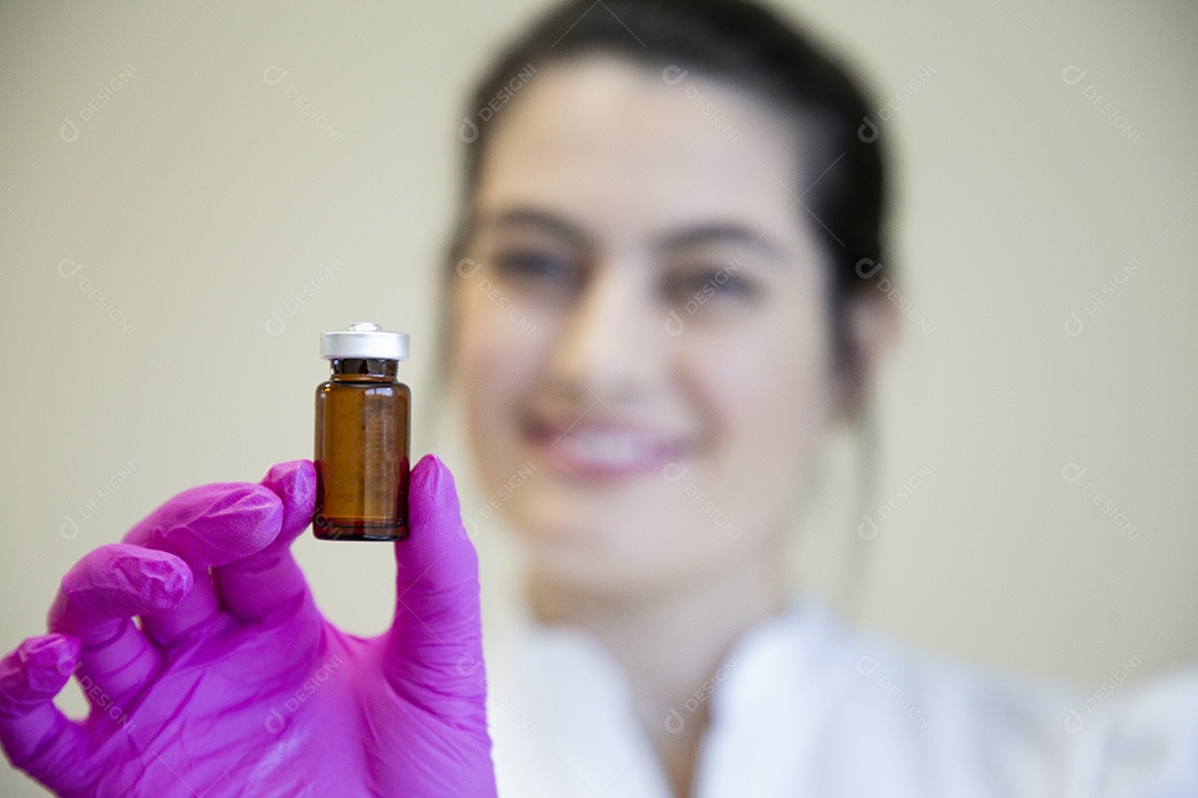 Mulher profissional de estética