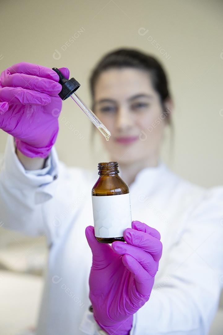 Mulher profissional de estética