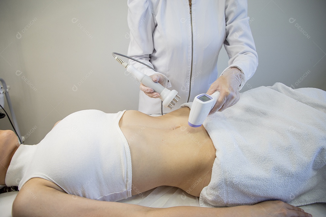 Mulher profissional de estética