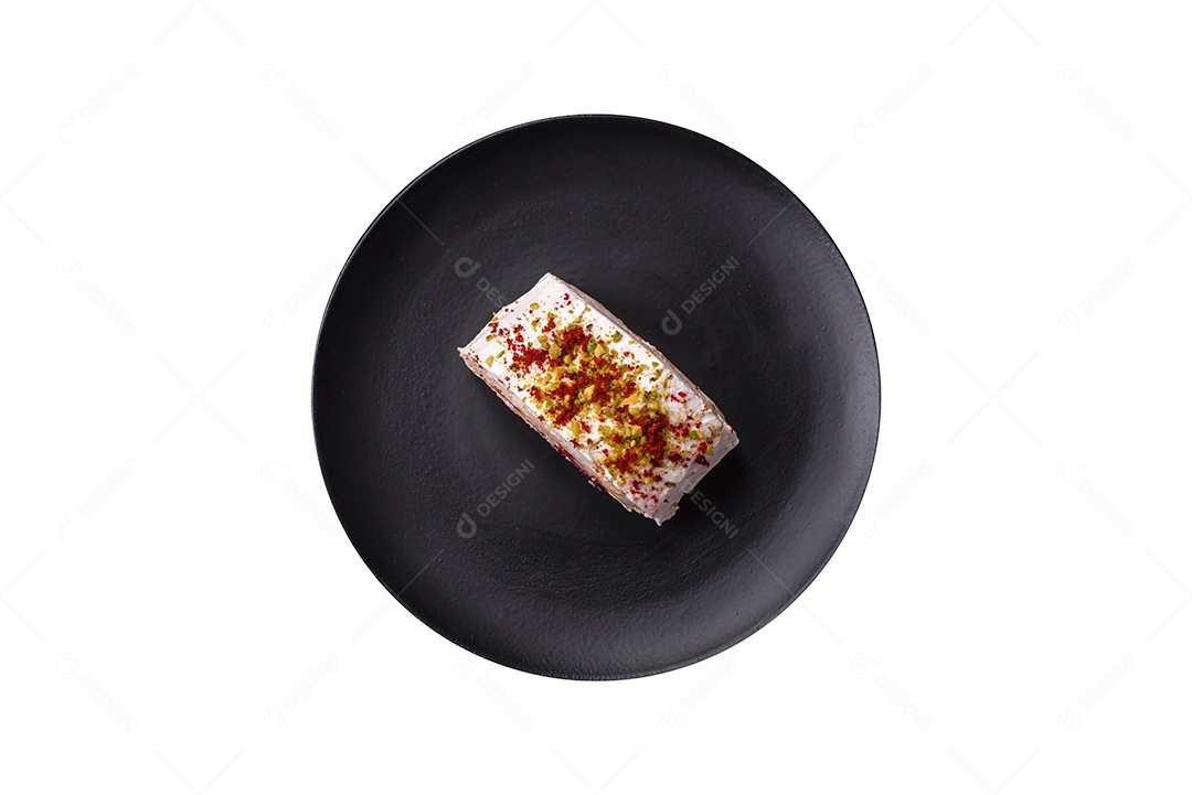 Comida deliciosa sobre prato fundo isolado branco