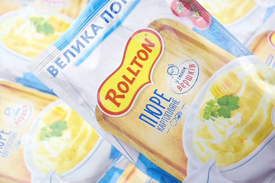 Pacotes de purê de batata instantâneo Rollton como pano de fundo