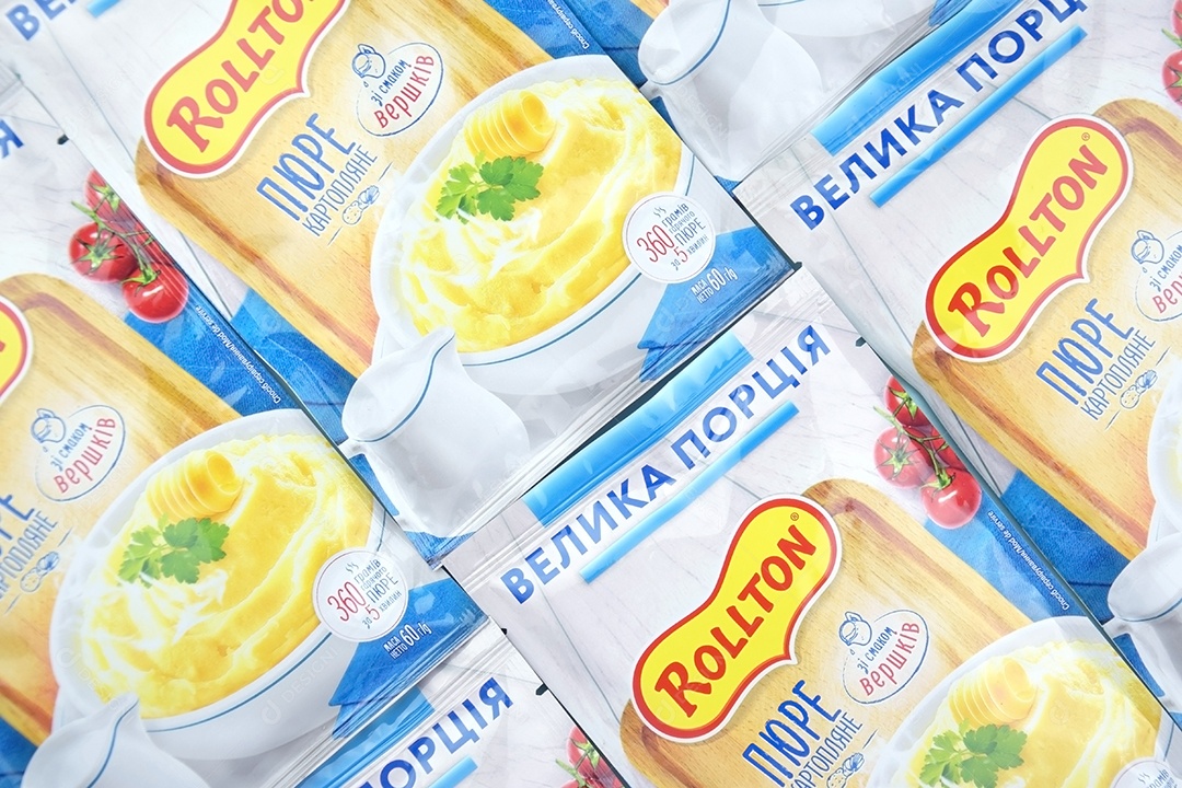 Pacotes de purê de batata instantâneo Rollton como pano de fundo