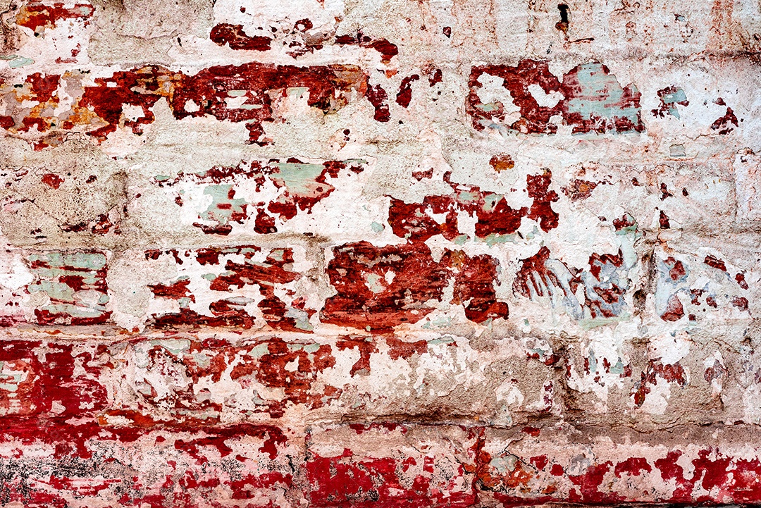 Textura, tijolo, parede, pode ser usado como fundo. Textura de tijolo com arranhões e rachaduras