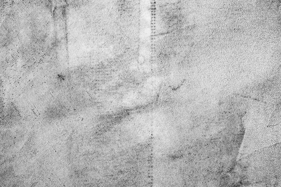 Textura, parede, concreto, pode ser usado como fundo. Fragmento de parede com arranhões e rachaduras