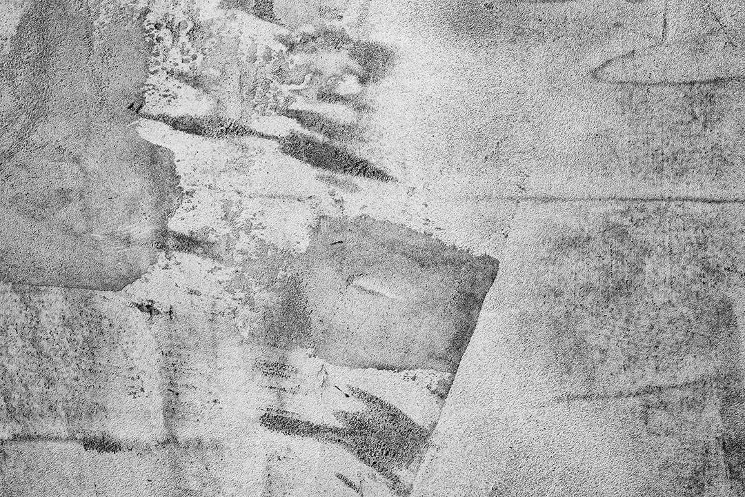 Textura, parede, concreto, pode ser usado como fundo. Fragmento de parede com arranhões e rachaduras