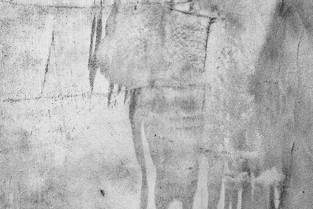 Textura, parede, concreto, pode ser usado como fundo. Fragmento de parede com arranhões e rachaduras