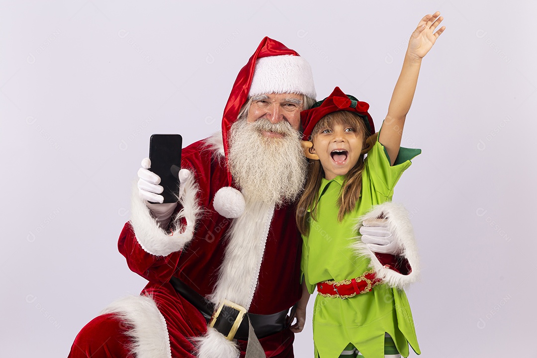 Papai Noel e duende sobre fundo branco