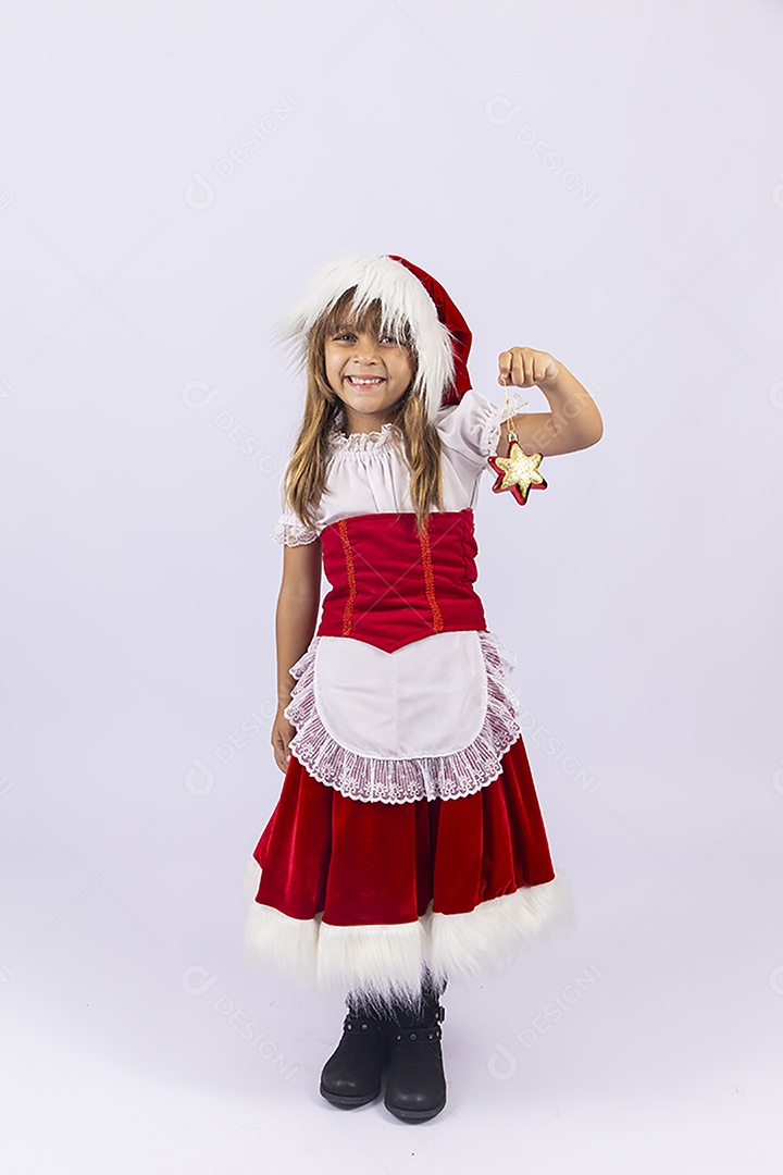 Linda garotinha de mamãe noel em fundo branco