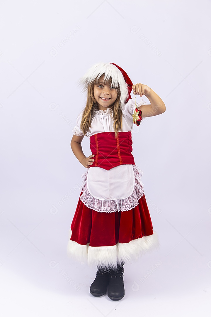 Linda garotinha de mamãe noel em fundo branco