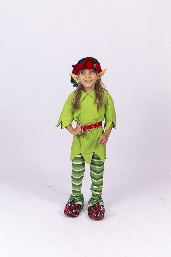 Linda menina fantasiada de duende de natal