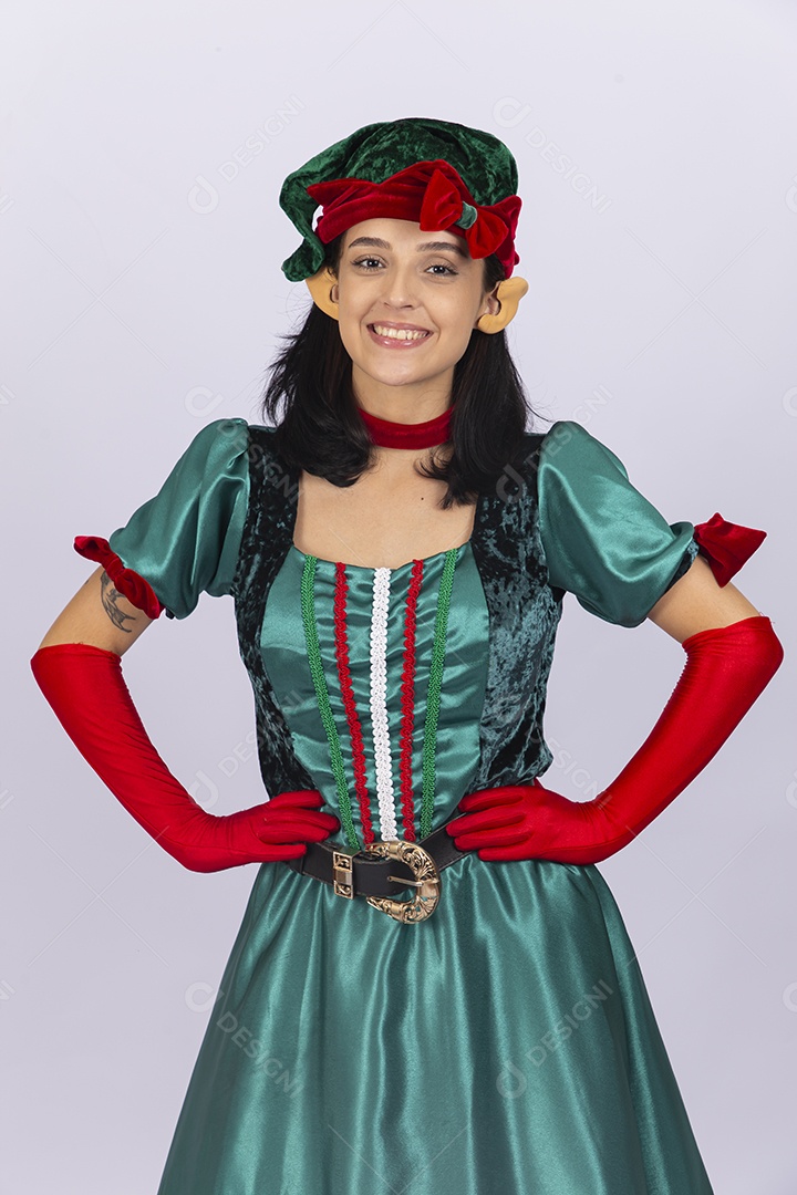 Linda jovem com fantasia de duende em fundo branco