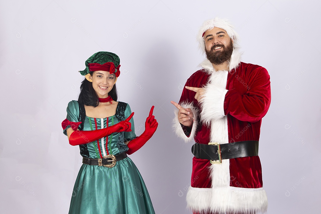 Papai Noel e duende sobre fundo branco