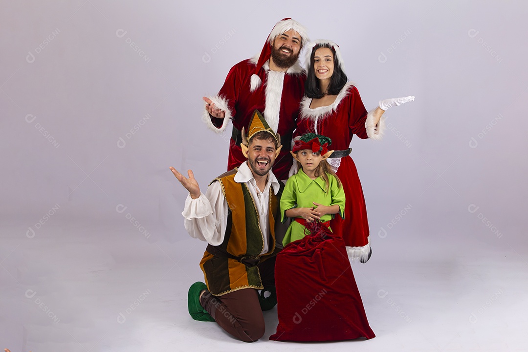 Papai e Noel e mamãe Noel sobre fundo branco