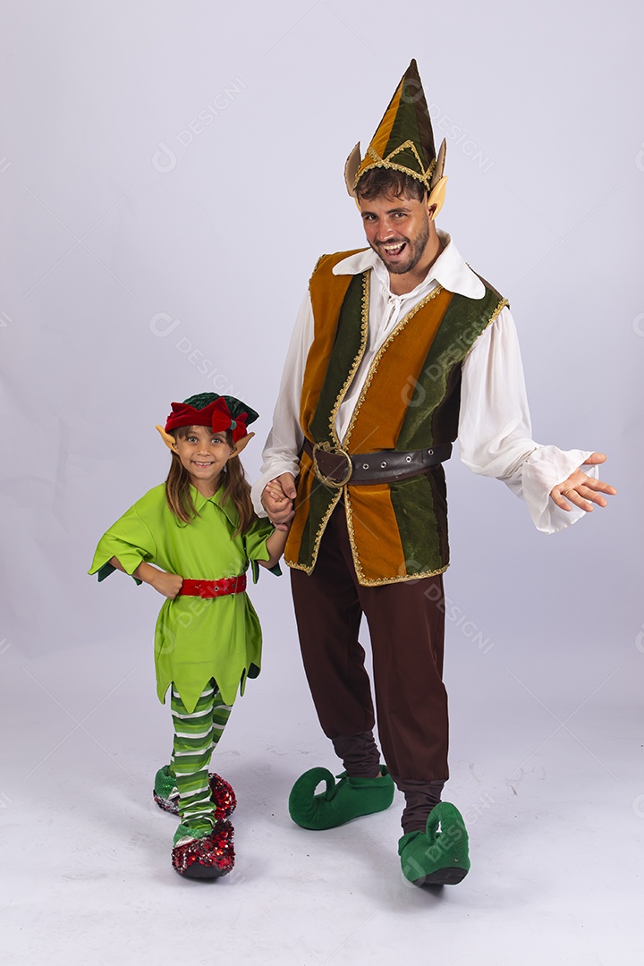 Duendes de natal sobre fundo branco