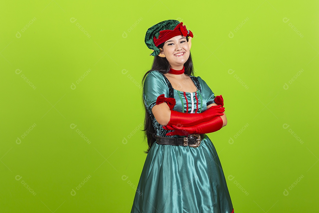 Linda jovem com fantasia de duende de natal
