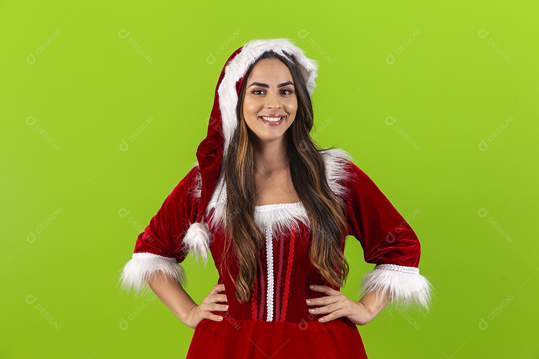 Jovem fantasiada de Mamãe Noel