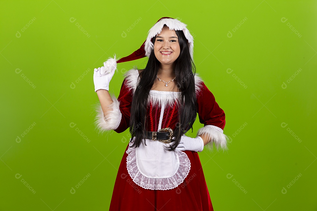 Linda jovem com fantasia de Mamãe Noel