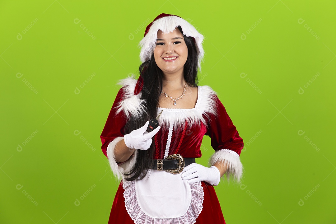 Jovem com fantasia de Mamãe Noel