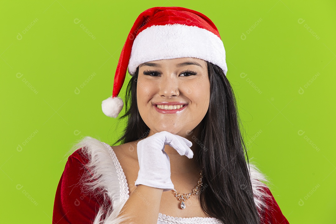 Jovem com fantasia de Mamãe Noel