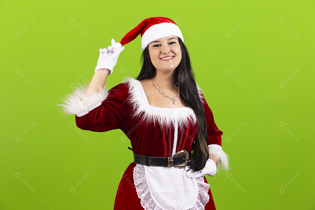 Jovem com fantasia de Mamãe Noel