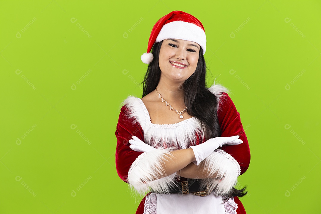 Jovem com fantasia de Mamãe Noel