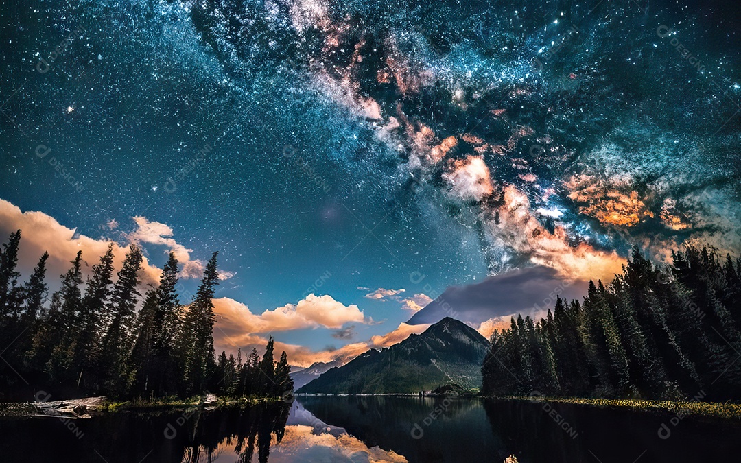 Lago à noite com céu estrelado