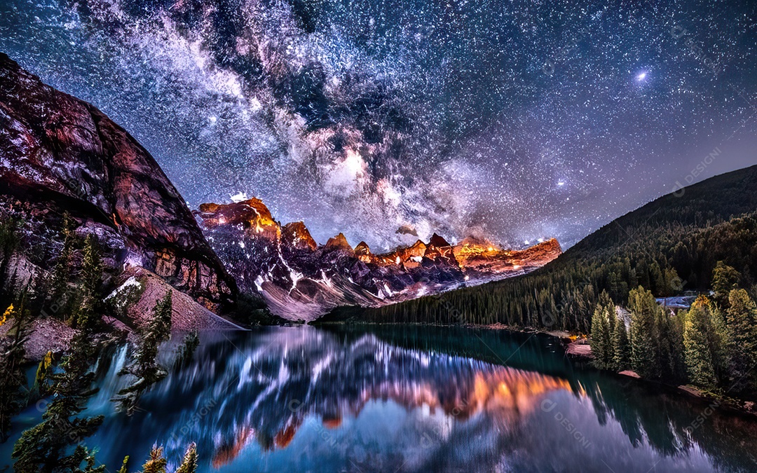 Lago à noite com céu estrelado