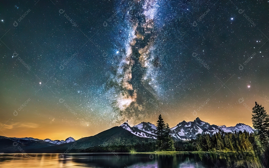 Lago à noite com céu estrelado
