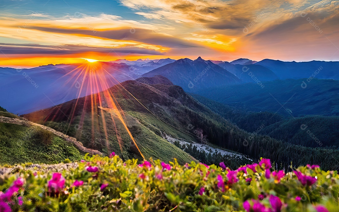 Linda paisagem com pôr do sol com céu nublado