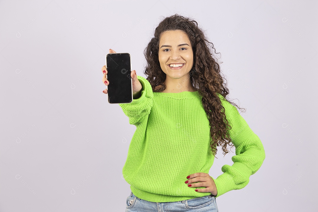 Linda mulher com casaco verde