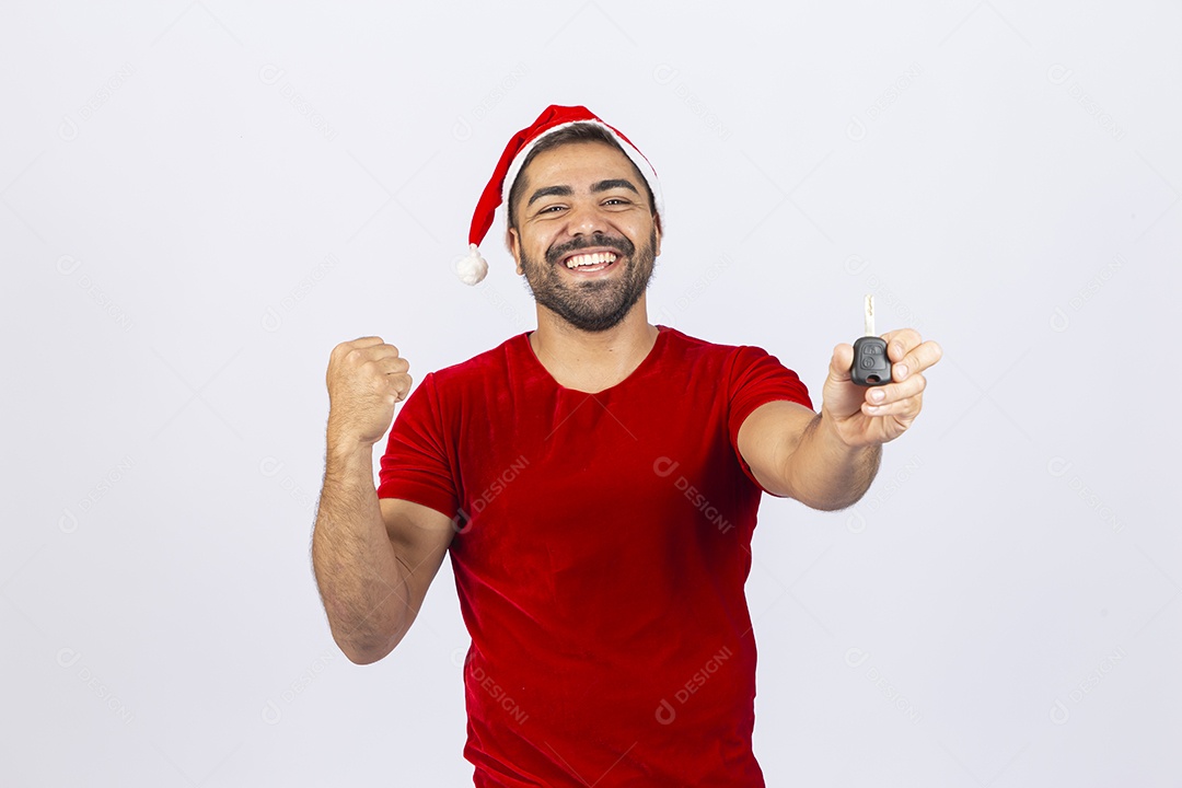 Homem jovem com gorro de Papai Noel