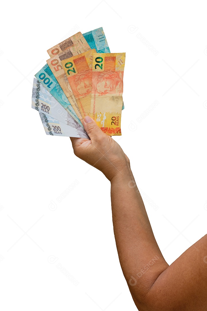 Segurando dinheiro brasileiro real notas de 200 100 50 e 20 isoladas em fundo branco