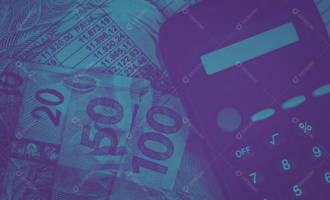 Negócio de conceito de economia brasileira com dinheiro calculadora efígie da república e caneta gráfico Notas bancárias Brasil